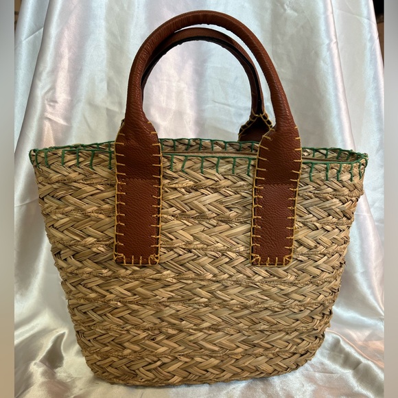 Universal Thread Woven Straw Tote Bag with Brown Leather Handles - Picture 2 of 4